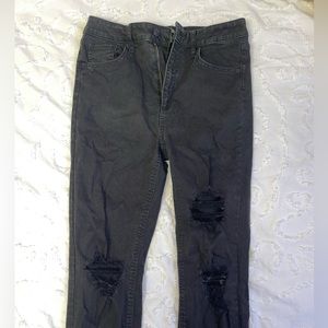 black ripped skinny jeans